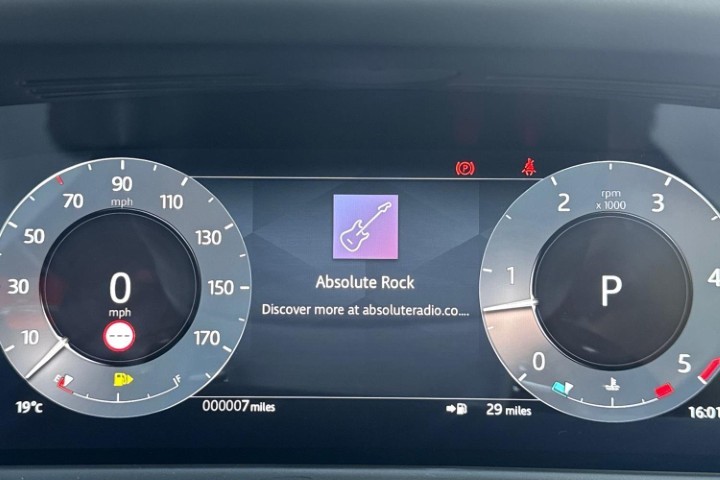  LAND ROVER RANGE ROVER VELAR 3.0 D300 MHEV Belgravia Edition Satin 5dr Auto 5634937