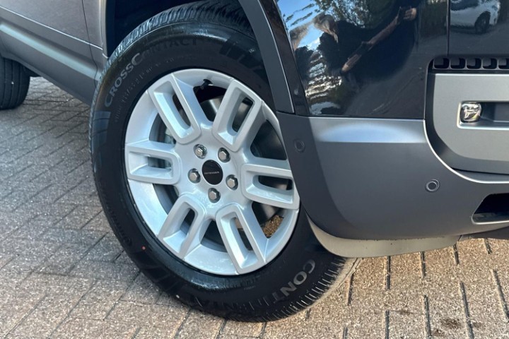 LAND ROVER DEFENDER 3.0 D250 Hard Top S Auto [3 Seat] 5972583