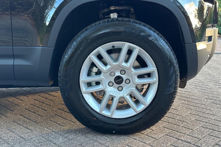 LAND ROVER DEFENDER 3.0 D250 Hard Top S Auto [3 Seat] 5972545