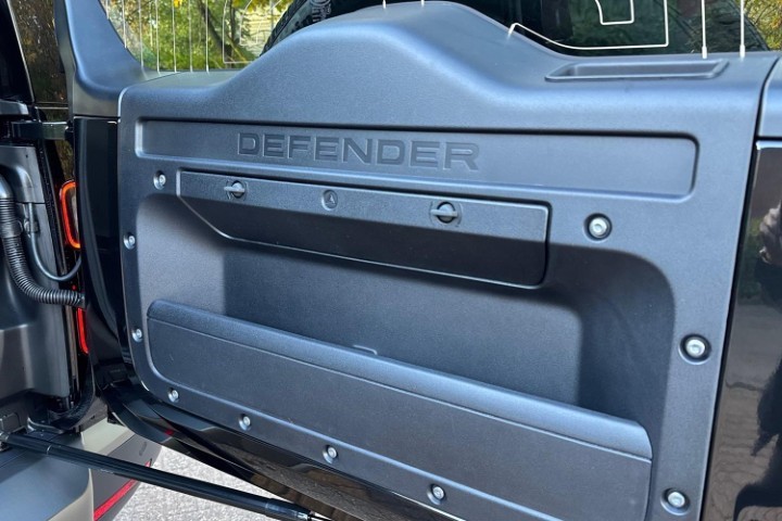 LAND ROVER DEFENDER 3.0 D250 Hard Top S Auto [3 Seat] 5972579