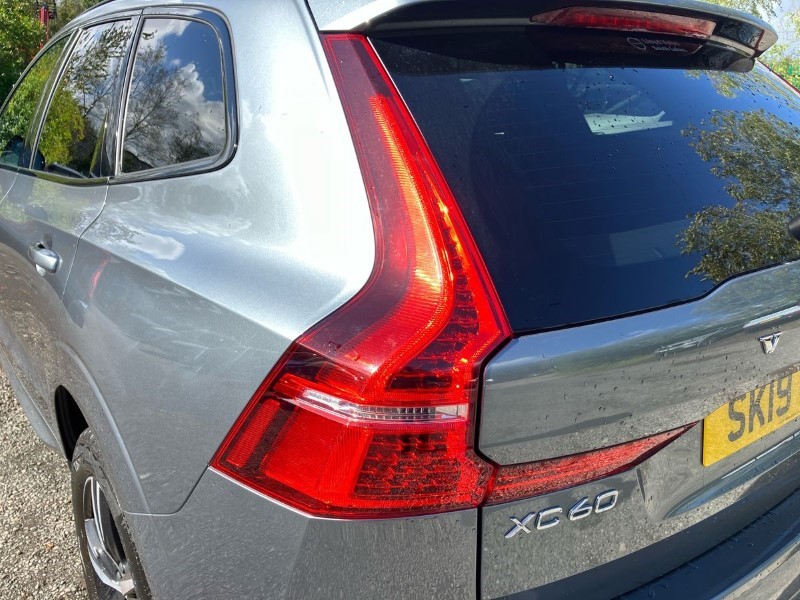 2019 (19) VOLVO XC60 2.0 B4D R DESIGN 5dr AWD Geartronic 3489929