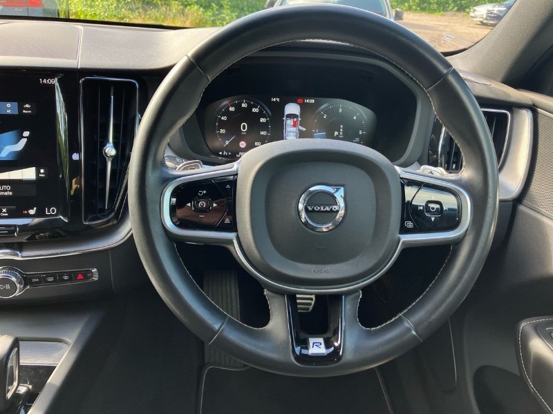 2019 (19) VOLVO XC60 2.0 B4D R DESIGN 5dr AWD Geartronic 3489904