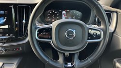 2019 (19) VOLVO XC60 2.0 B4D R DESIGN 5dr AWD Geartronic 3489904