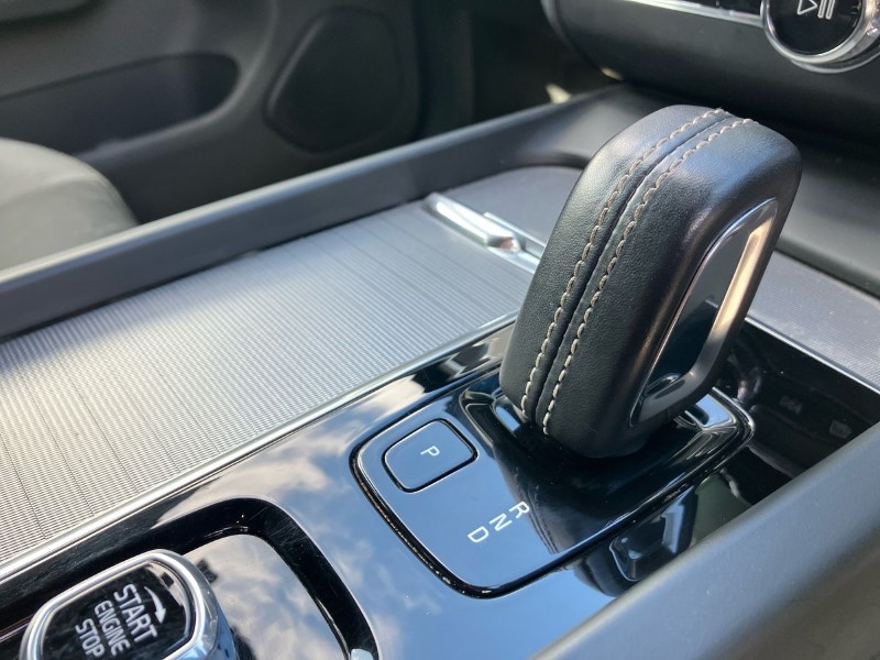 2019 (19) VOLVO XC60 2.0 B4D R DESIGN 5dr AWD Geartronic 3489917