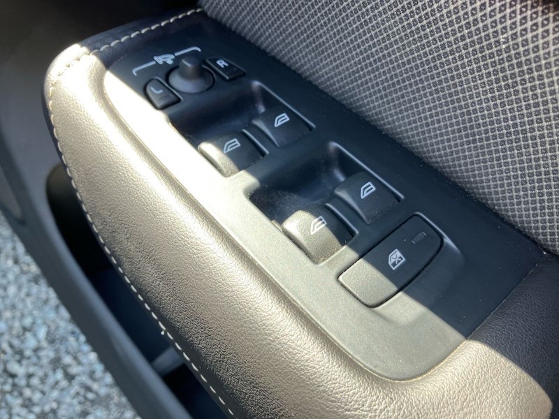 2019 (19) VOLVO XC60 2.0 B4D R DESIGN 5dr AWD Geartronic 3489900