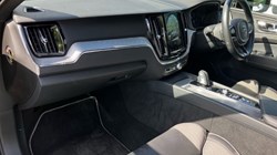 2019 (19) VOLVO XC60 2.0 B4D R DESIGN 5dr AWD Geartronic 3489921