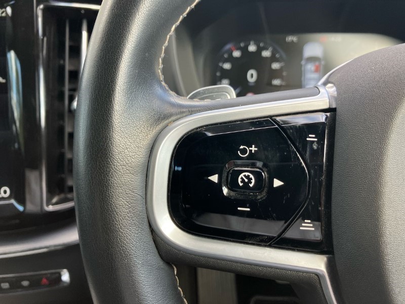 2019 (19) VOLVO XC60 2.0 B4D R DESIGN 5dr AWD Geartronic 3489905