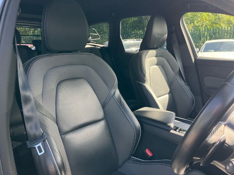 2019 (19) VOLVO XC60 2.0 B4D R DESIGN 5dr AWD Geartronic 3489903