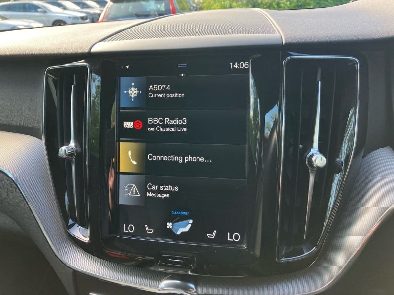 2019 (19) VOLVO XC60 2.0 B4D R DESIGN 5dr AWD Geartronic 3489909