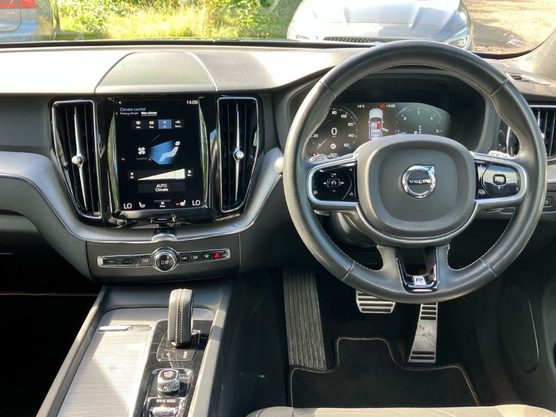 2019 (19) VOLVO XC60 2.0 B4D R DESIGN 5dr AWD Geartronic 3489908