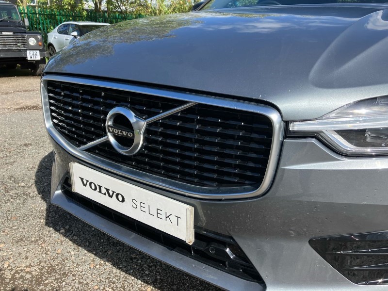 2019 (19) VOLVO XC60 2.0 B4D R DESIGN 5dr AWD Geartronic 3489927