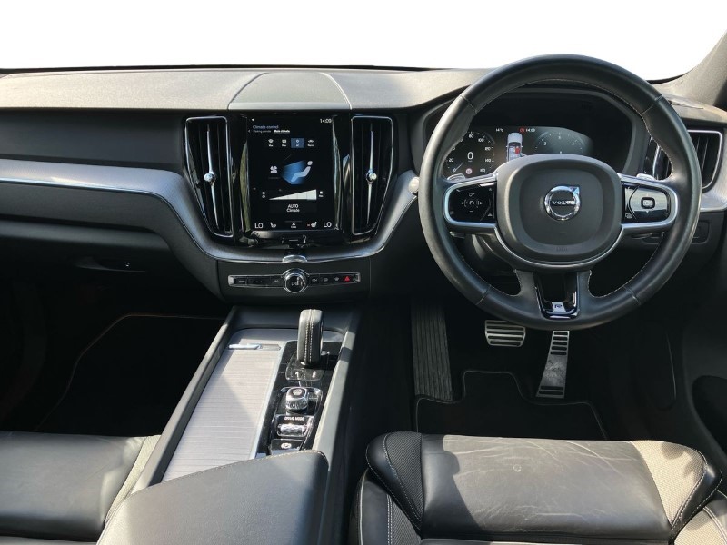2019 (19) VOLVO XC60 2.0 B4D R DESIGN 5dr AWD Geartronic 3489896