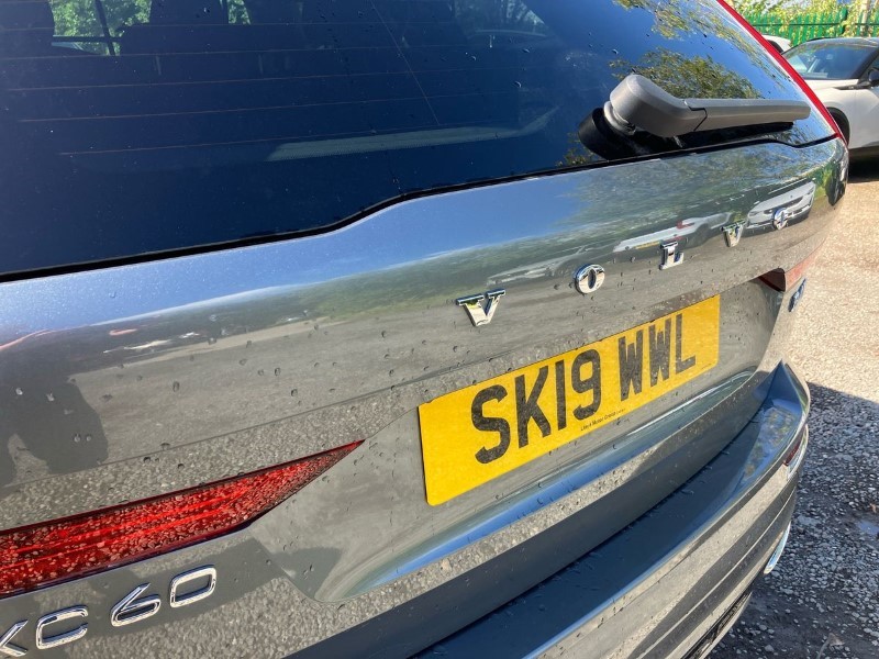 2019 (19) VOLVO XC60 2.0 B4D R DESIGN 5dr AWD Geartronic 3489931