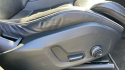 2019 (19) VOLVO XC60 2.0 B4D R DESIGN 5dr AWD Geartronic 3489901