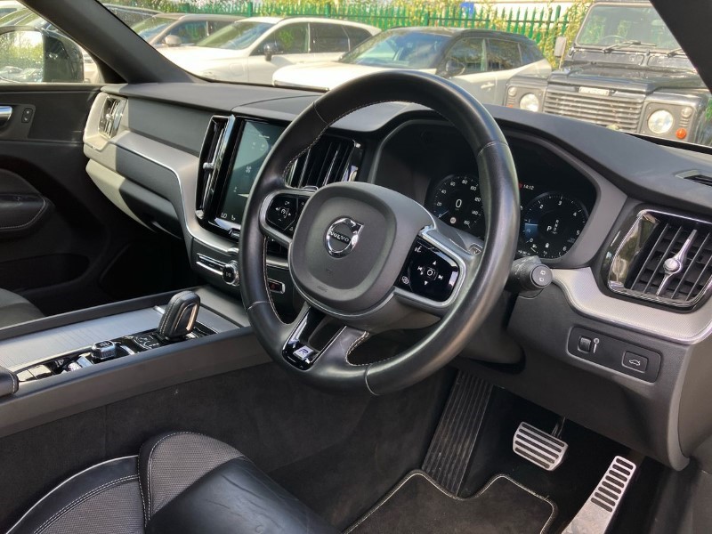 2019 (19) VOLVO XC60 2.0 B4D R DESIGN 5dr AWD Geartronic 3489897