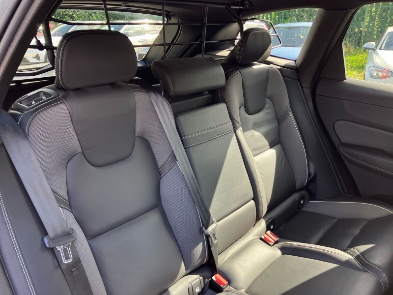 2019 (19) VOLVO XC60 2.0 B4D R DESIGN 5dr AWD Geartronic 3489919