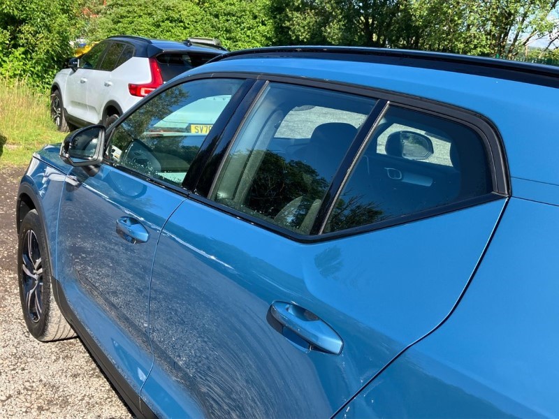 2023 (73) VOLVO XC40 2.0 B3P Plus Dark 5dr Auto*VAT QUALIFYING* 3354543