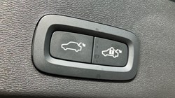 2023 (73) VOLVO XC40 2.0 B3P Plus Dark 5dr Auto*VAT QUALIFYING* 3354542