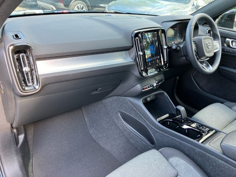 2023 (73) VOLVO XC40 2.0 B3P Plus Dark 5dr Auto*VAT QUALIFYING* 3354540