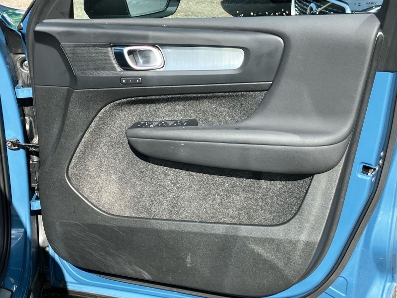 2023 (73) VOLVO XC40 2.0 B3P Plus Dark 5dr Auto*VAT QUALIFYING* 3354519