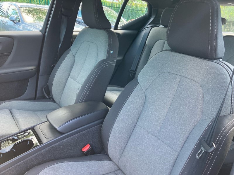 2023 (73) VOLVO XC40 2.0 B3P Plus Dark 5dr Auto*VAT QUALIFYING* 3354539