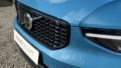 2023 (73) VOLVO XC40 2.0 B3P Plus Dark 5dr Auto*VAT QUALIFYING* 3354546