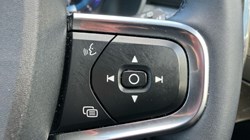 2023 (73) VOLVO XC40 2.0 B3P Plus Dark 5dr Auto*VAT QUALIFYING* 3354527