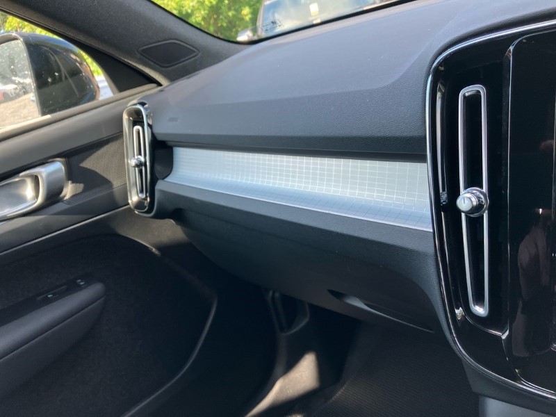 2023 (73) VOLVO XC40 2.0 B3P Plus Dark 5dr Auto*VAT QUALIFYING* 3354535