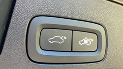 2023 (73) VOLVO XC60 2.0 B5P Plus Dark 5dr AWD Geartronic 3505591