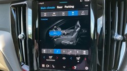 2023 (73) VOLVO XC60 2.0 B5P Plus Dark 5dr AWD Geartronic 3505582