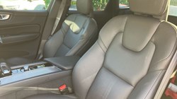 2023 (73) VOLVO XC60 2.0 B5P Plus Dark 5dr AWD Geartronic 3505588