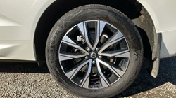 2023 (73) VOLVO XC60 2.0 B5P Plus Dark 5dr AWD Geartronic 3505564