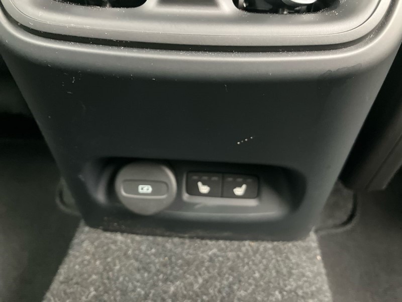 2023 (73) VOLVO XC40 175kW Recharge Plus 69kWh 5dr Auto *VAT QUALIFYING* 3009943
