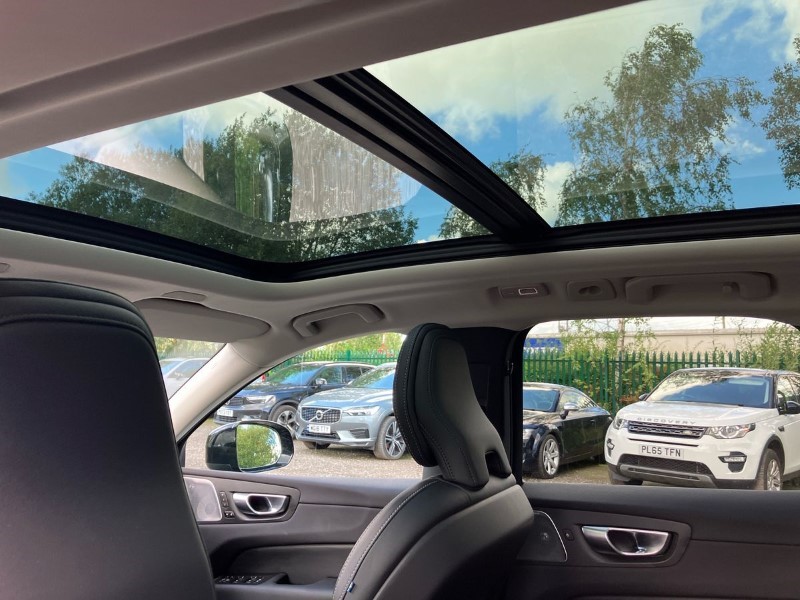 2023 (73) VOLVO XC60 2.0 T8 [455] RC PHEV Ultimate Dark 5dr AWD Gtron *VAT QUALIFYING* 3434090