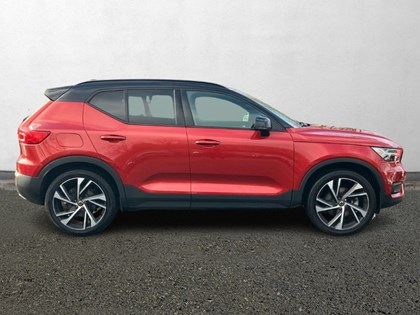 2020 (69) VOLVO XC40 2.0 T4 R DESIGN Pro 5dr Geartronic