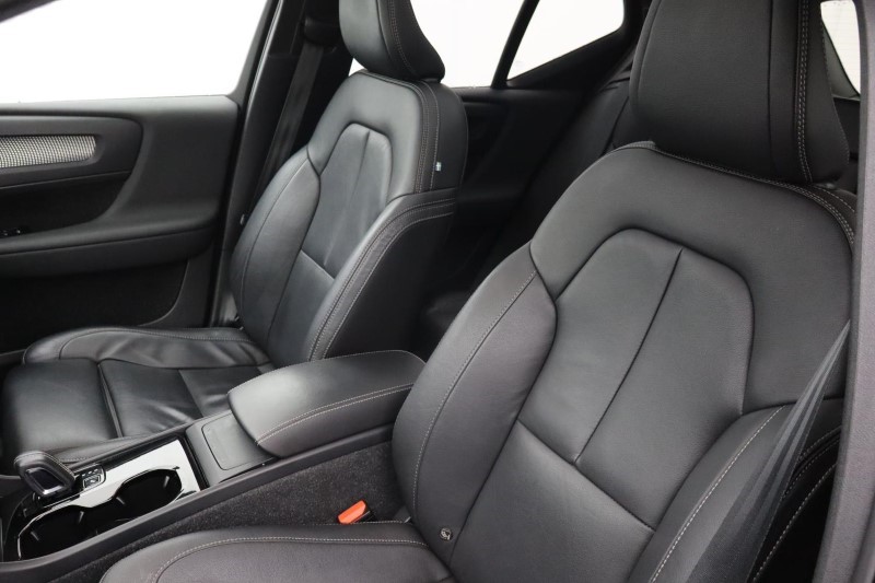 2021 (21) VOLVO XC40 P8 Recharge 300kW 78kWh First Edition 5dr AWD Auto 3807529