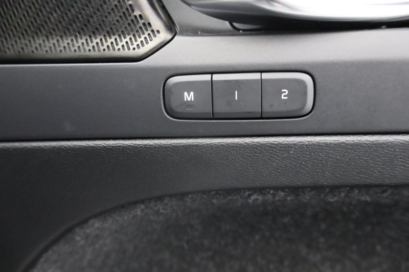 2021 (21) VOLVO XC40 P8 Recharge 300kW 78kWh First Edition 5dr AWD Auto 3807504