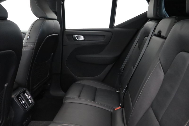 2021 (21) VOLVO XC40 P8 Recharge 300kW 78kWh First Edition 5dr AWD Auto 3807489