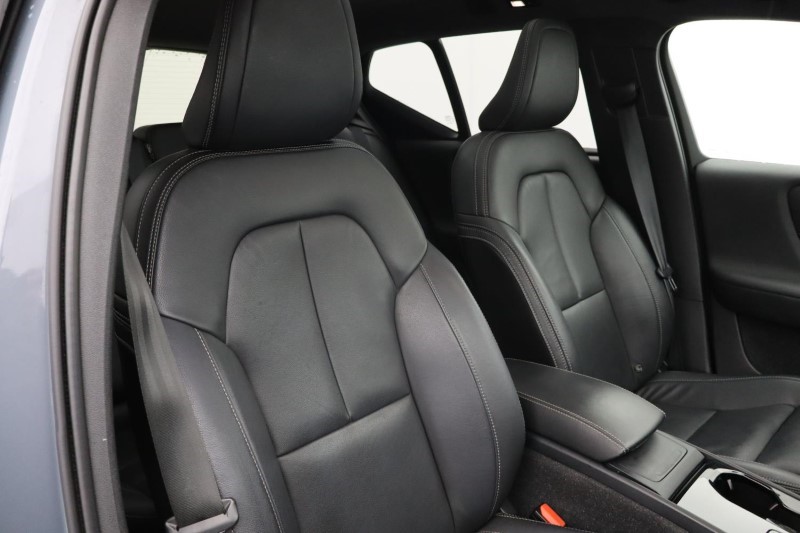 2021 (21) VOLVO XC40 P8 Recharge 300kW 78kWh First Edition 5dr AWD Auto 3807507