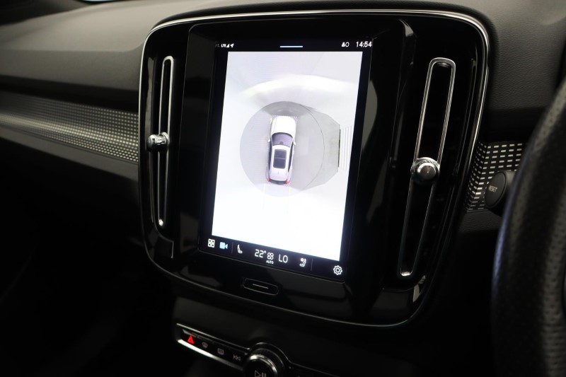 2021 (21) VOLVO XC40 P8 Recharge 300kW 78kWh First Edition 5dr AWD Auto 3807518