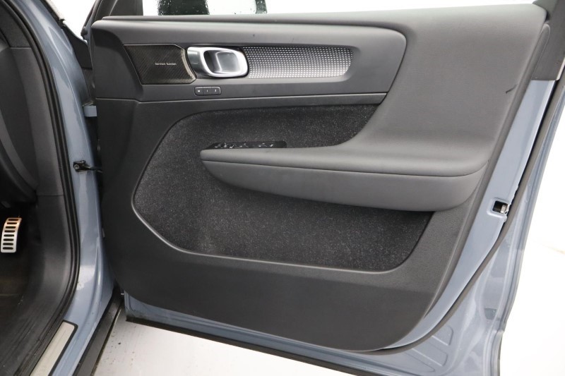 2021 (21) VOLVO XC40 P8 Recharge 300kW 78kWh First Edition 5dr AWD Auto 3807501