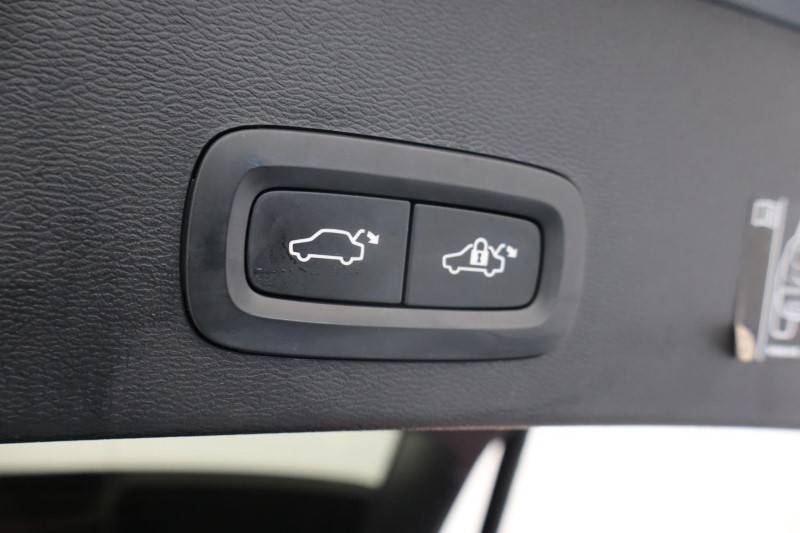 2021 (21) VOLVO XC40 P8 Recharge 300kW 78kWh First Edition 5dr AWD Auto 3807483