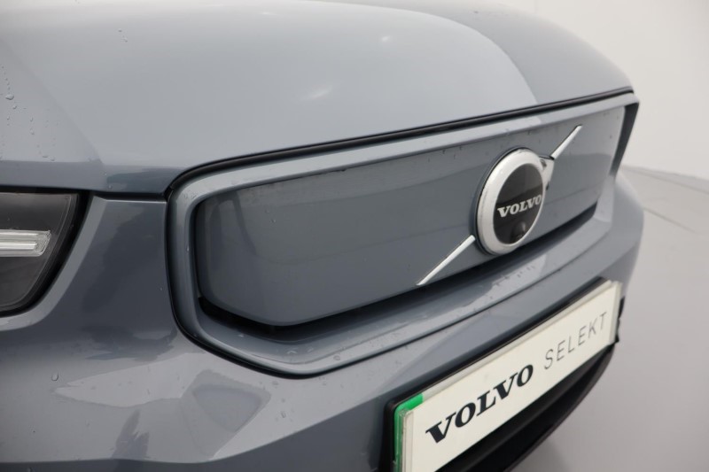 2021 (21) VOLVO XC40 P8 Recharge 300kW 78kWh First Edition 5dr AWD Auto 3807496