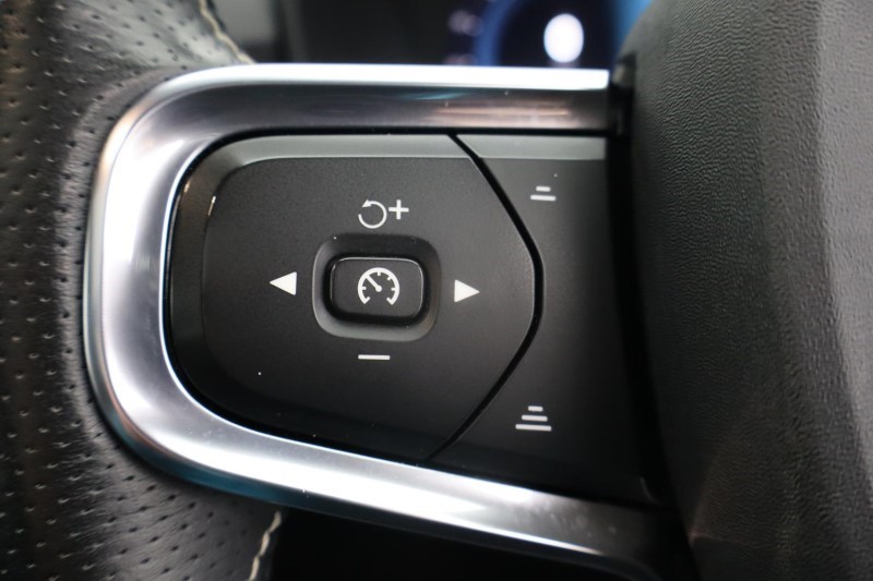 2021 (21) VOLVO XC40 P8 Recharge 300kW 78kWh First Edition 5dr AWD Auto 3807512