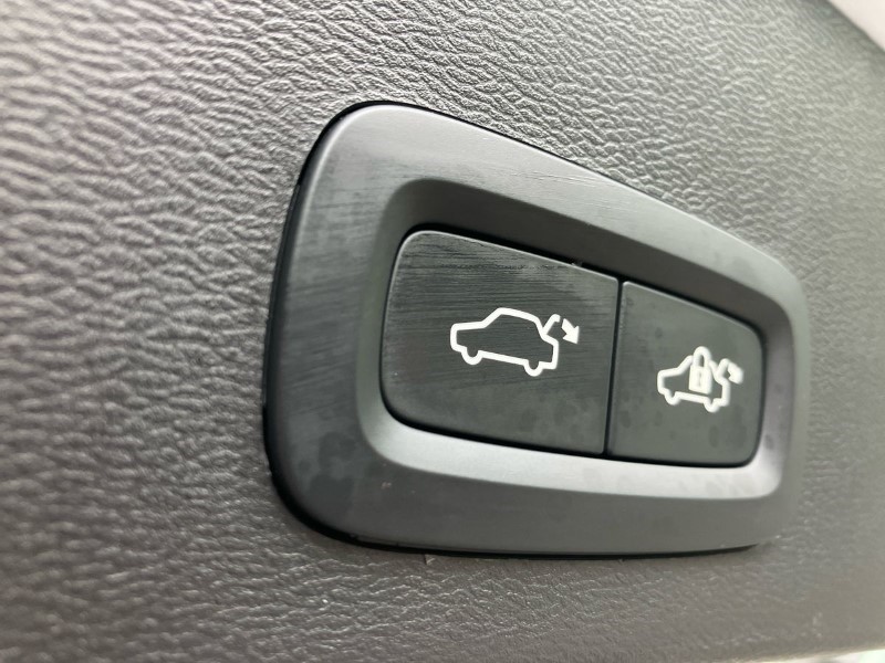 2024 (24) VOLVO XC40 300kW Recharge Twin Plus 82kWh 5dr AWD Auto 3450639