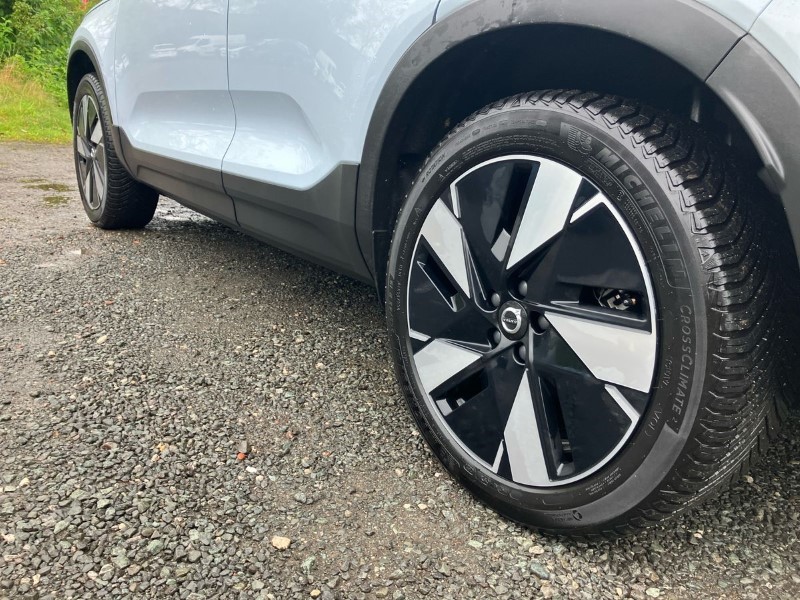 2024 (24) VOLVO XC40 300kW Recharge Twin Plus 82kWh 5dr AWD Auto 3450641