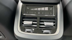 2023 (23) VOLVO XC60 2.0 B4P Plus Dark 5dr Geartronic 3409820