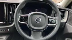 2023 (23) VOLVO XC60 2.0 B4P Plus Dark 5dr Geartronic 3409794