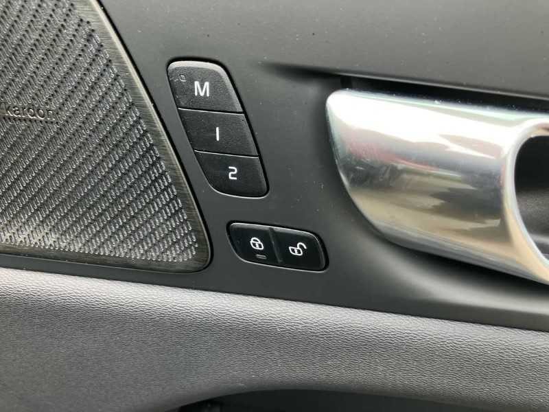 2023 (23) VOLVO XC60 2.0 B4P Plus Dark 5dr Geartronic 3409818