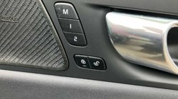 2023 (23) VOLVO XC60 2.0 B4P Plus Dark 5dr Geartronic 3409818